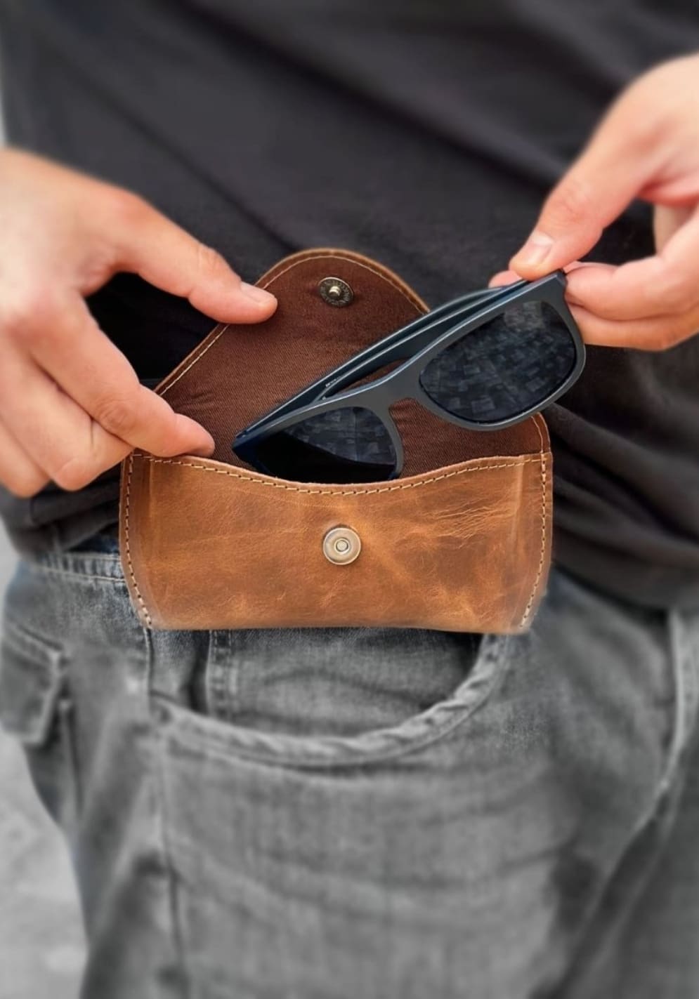 ESTUCHE_LENTES_DE_CUERO.jpg
