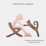 Figura Decorativa de Madera - Hombre Sentado y Gato - Cupertino - figura de madera - figura madera -