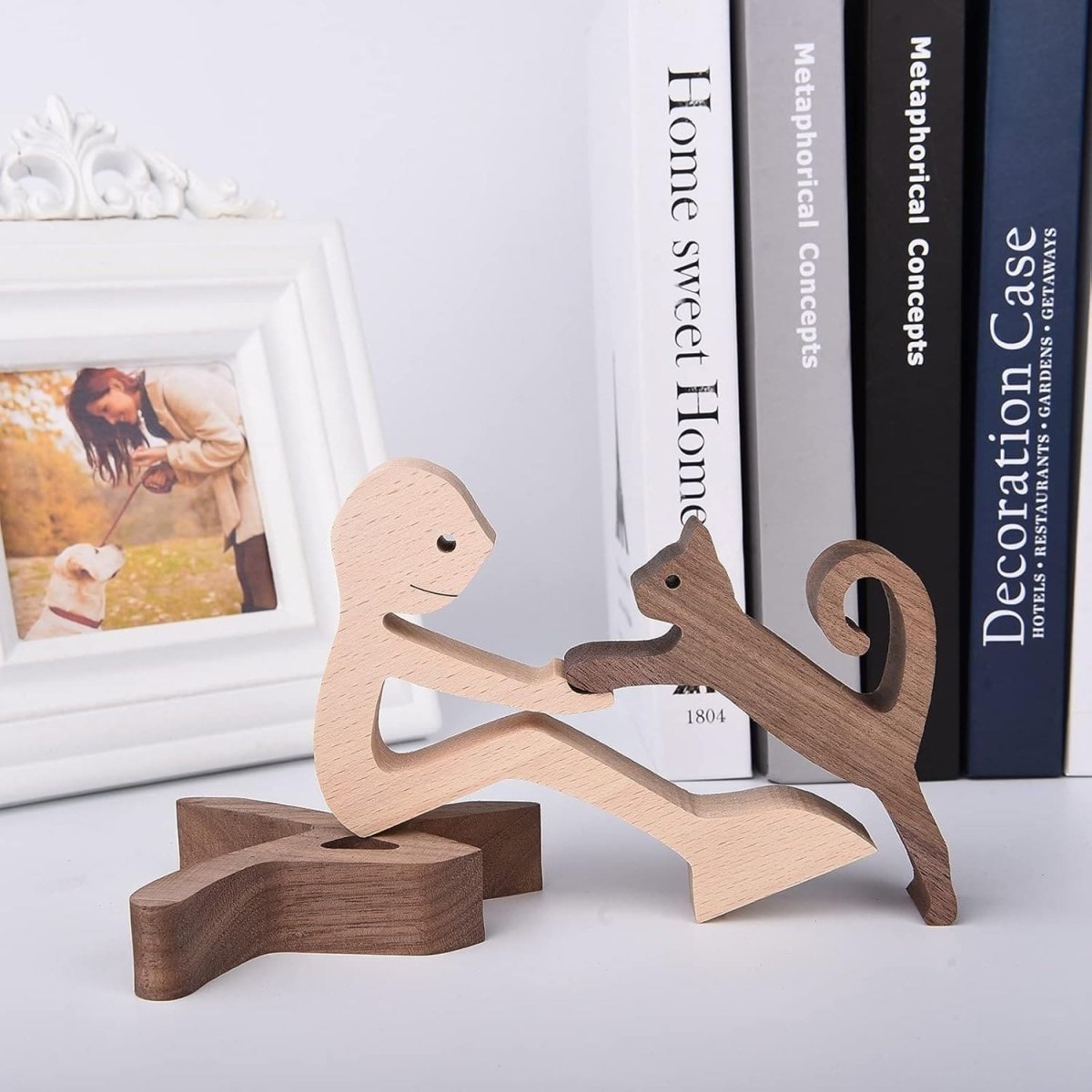 Figura Decorativa de Madera - Hombre Sentado y Gato - Cupertino - figura de madera - figura madera -