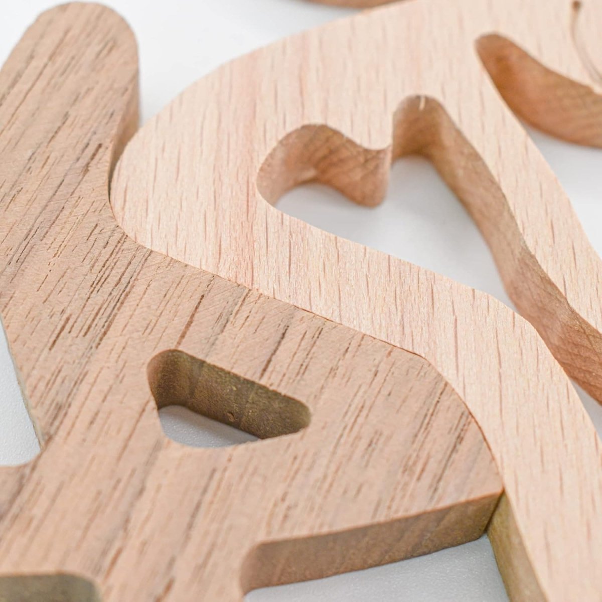 Figura Decorativa de Madera - Mujer Sentada y Gato - Cupertino - figura de madera - figura madera -