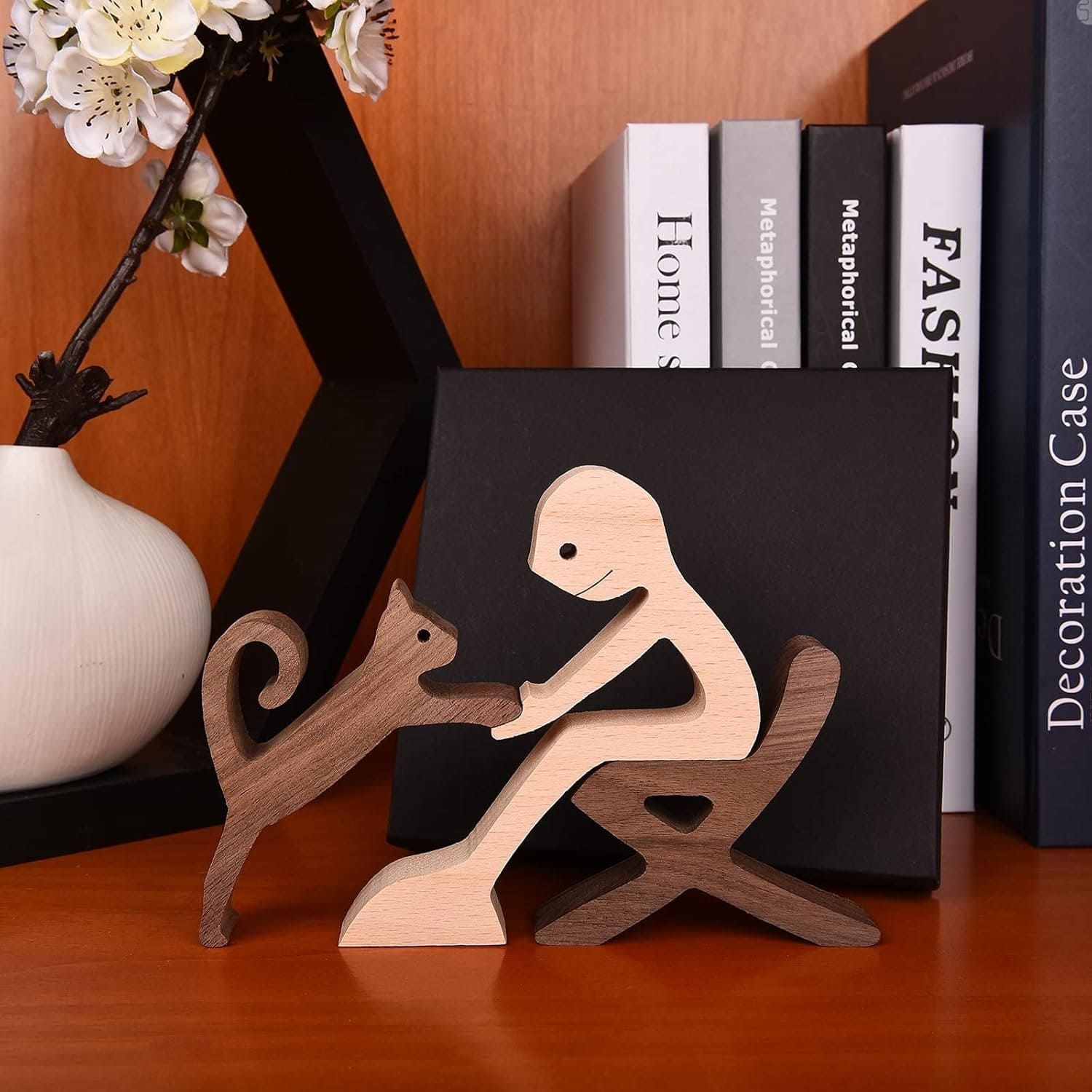 figura-madera-hombre-sentado-gato_3.jpg