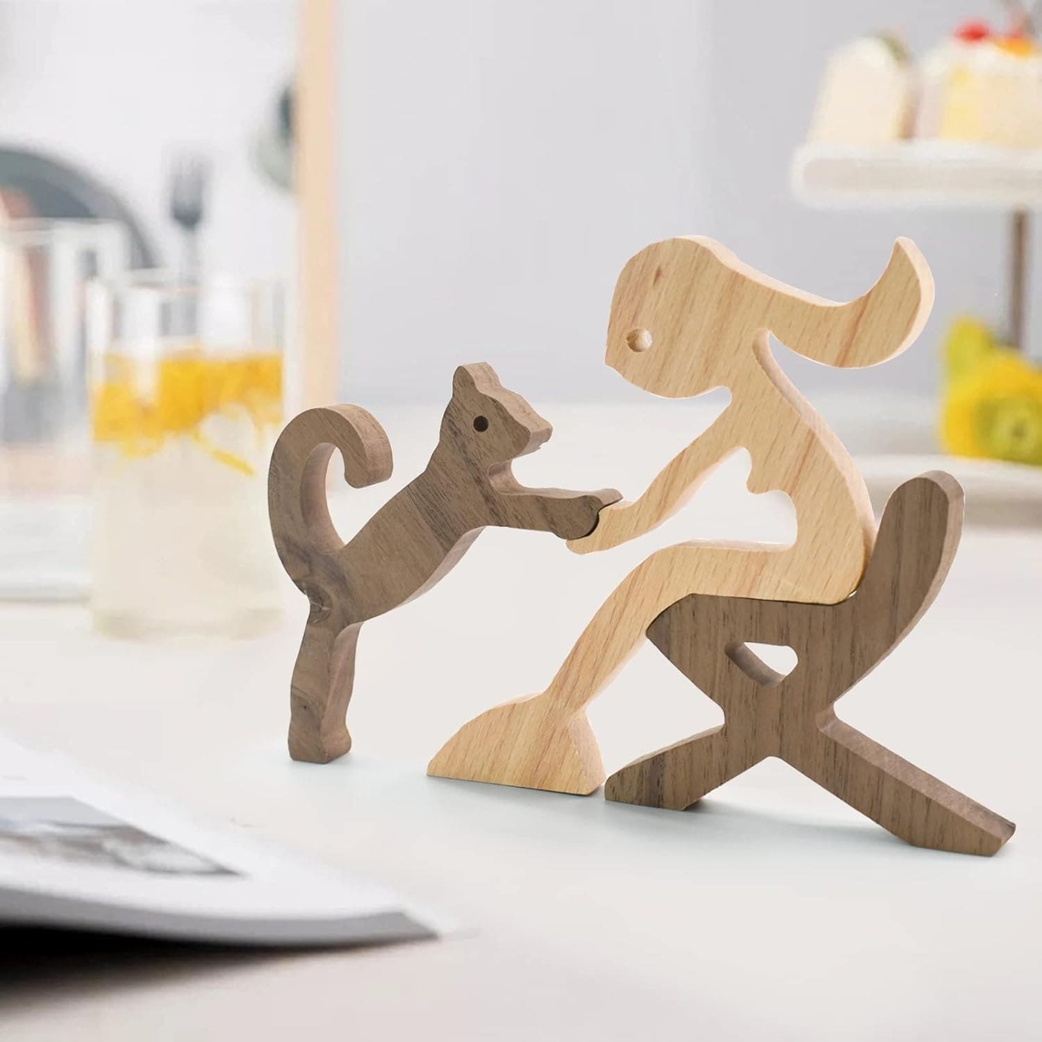 figura-madera-mujer-sentada-gato_2.jpg