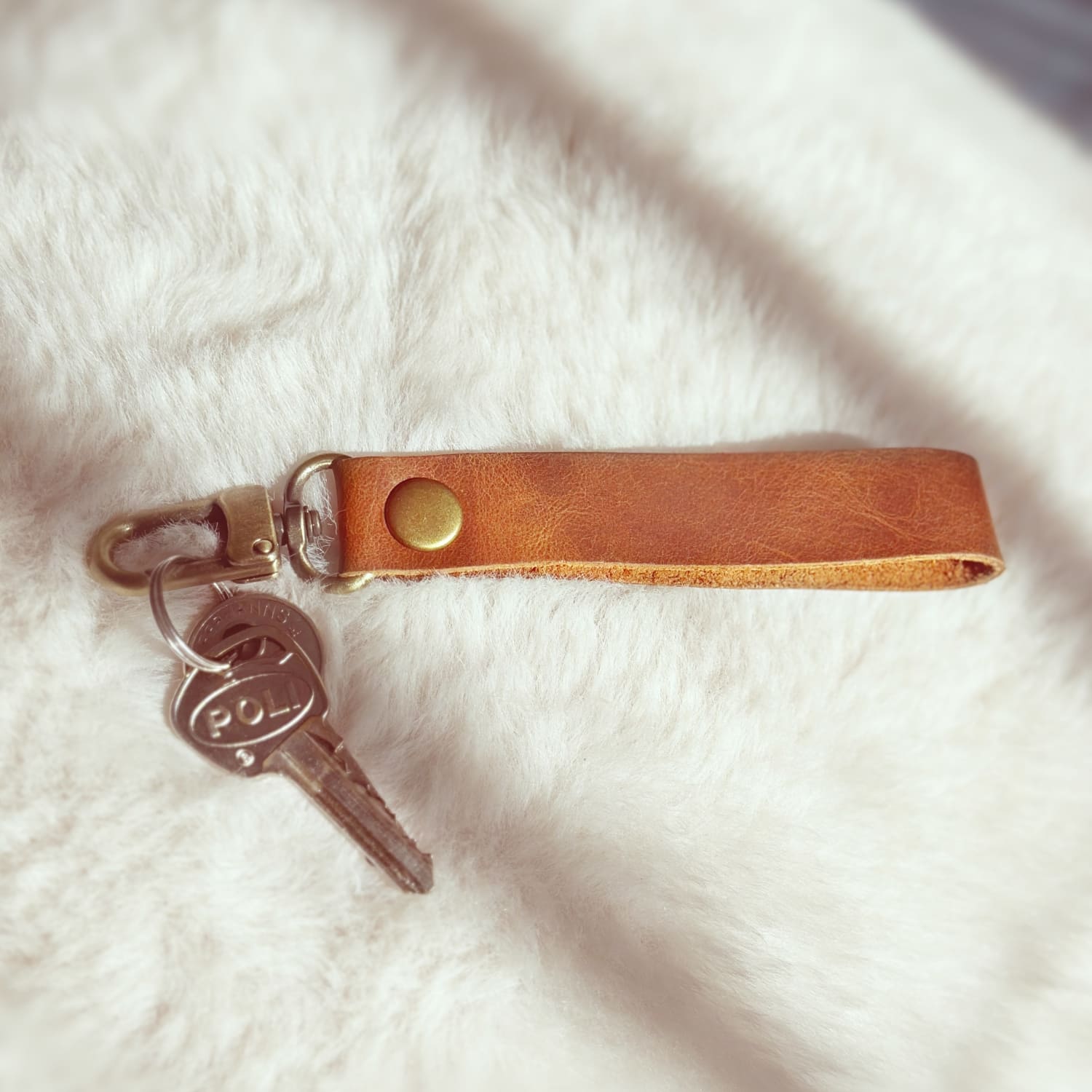 llavero_cuero_accesorios_cupertino_strap.jpg