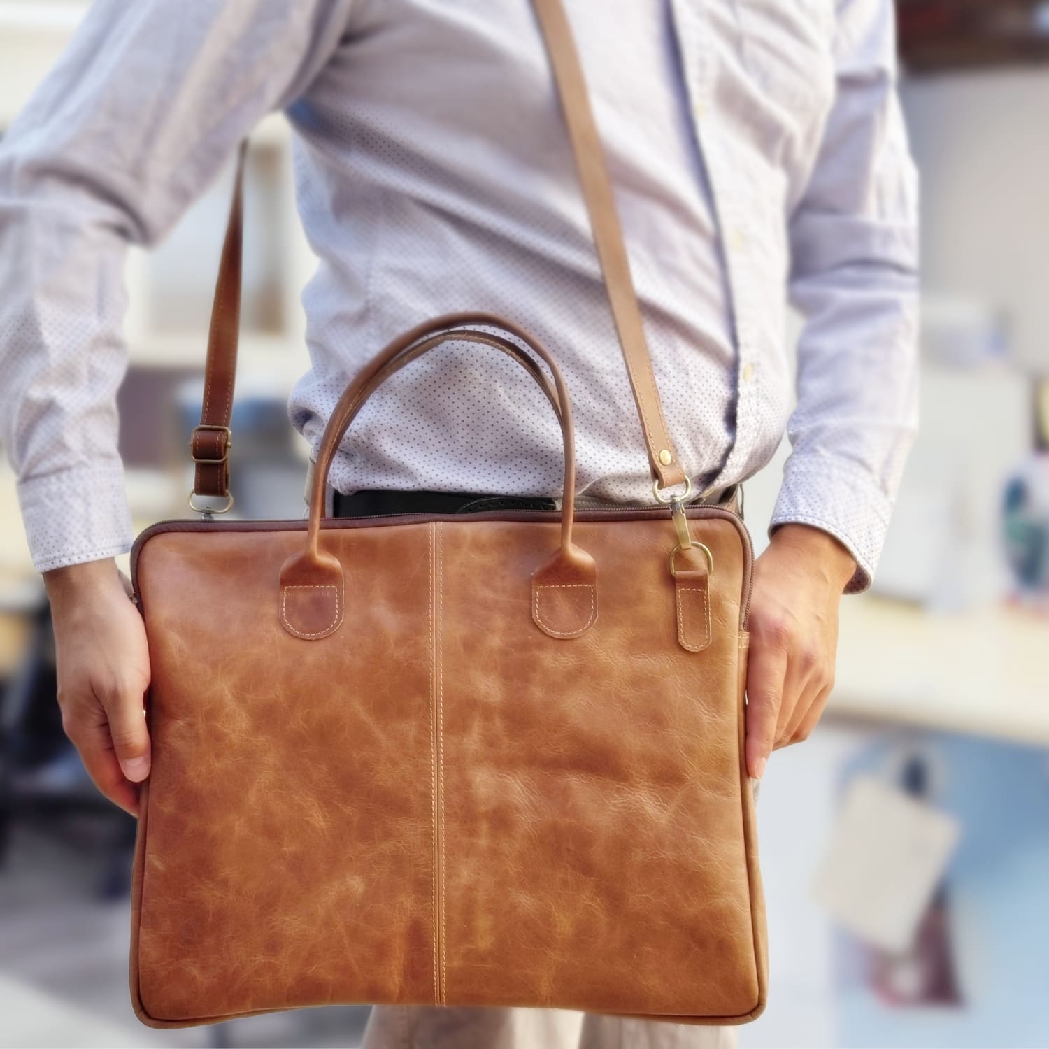 maletin_morral_hombre_cuero.jpg