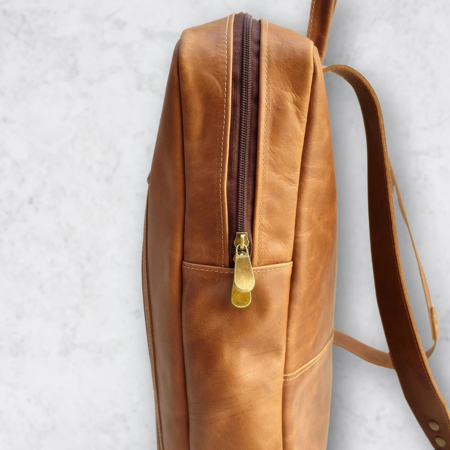 mochila_cuero_travel_cloud_4.jpg