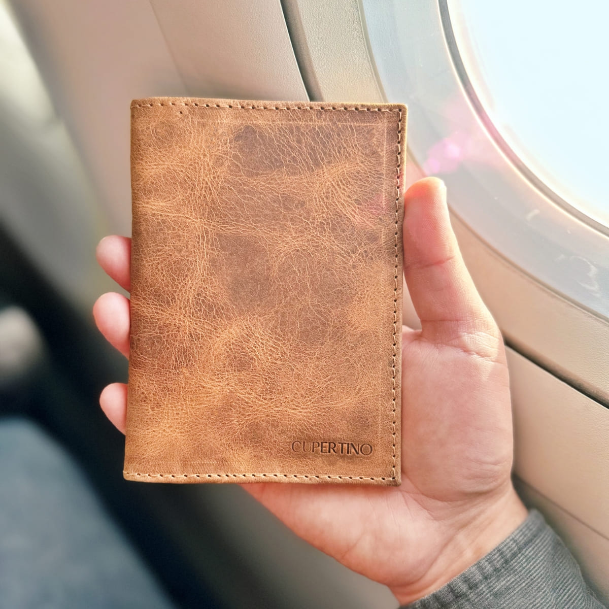 porta_pasaporte_cuero.jpg